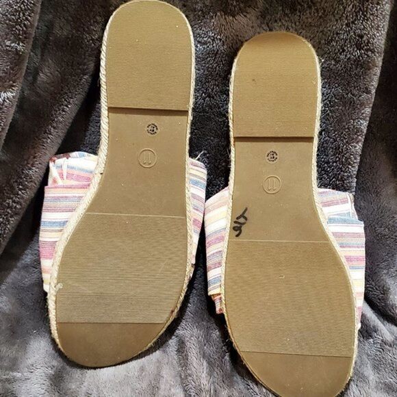 A.N.A. WOMEN'S Size 11 Flat SANDALS Striped Bow Pastel Rainbow Slip On Slide - Picture 4 of 6